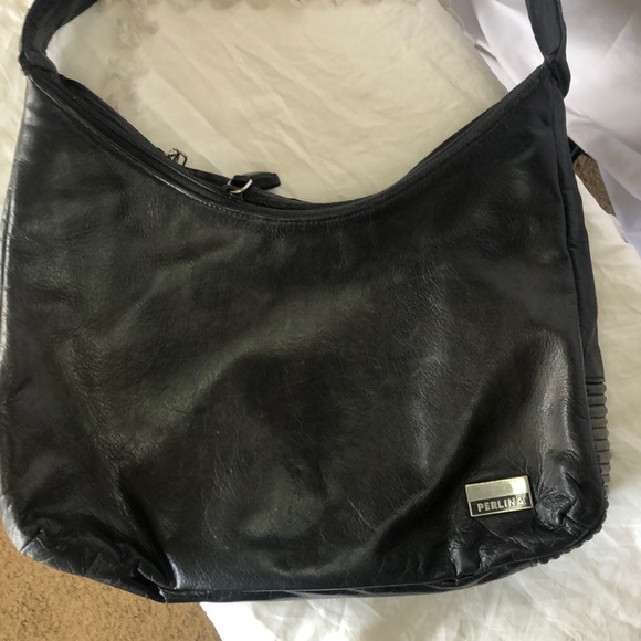 PERLINA vintage black leather shoulder bag. 3 way zipper openings. Holds 5 cards - Picture 14 of 14